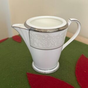 NWT Never Used Noritake Silver Palace White and Silver Creamer
